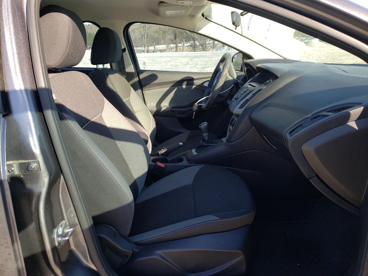 Photo 5 from auction – 2014 FORD FOCUS SE with VIN 1FADP3F2XEL416544