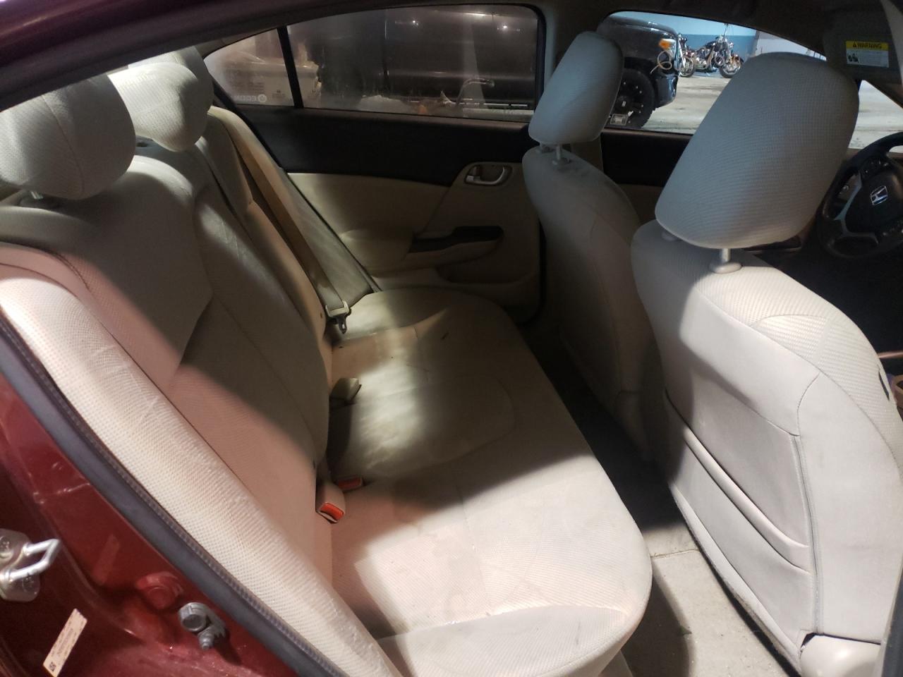 Photo 6 from auction – 2012 HONDA CIVIC with VIN 2HGFB2F55CH599806