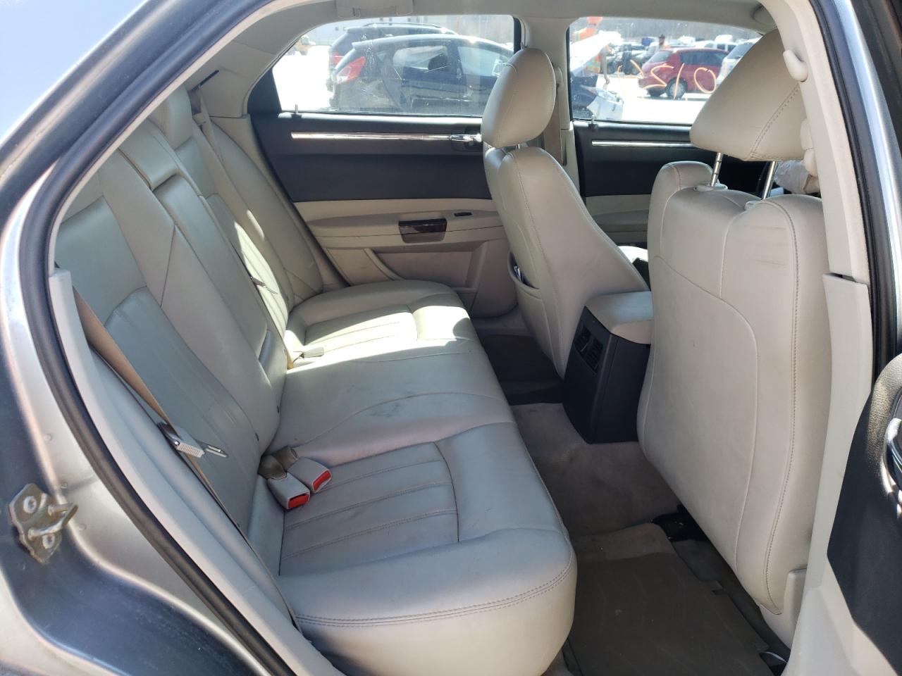 Photo 6 from auction – 2006 CHRYSLER 300C with VIN 2C3KA63H76H430952