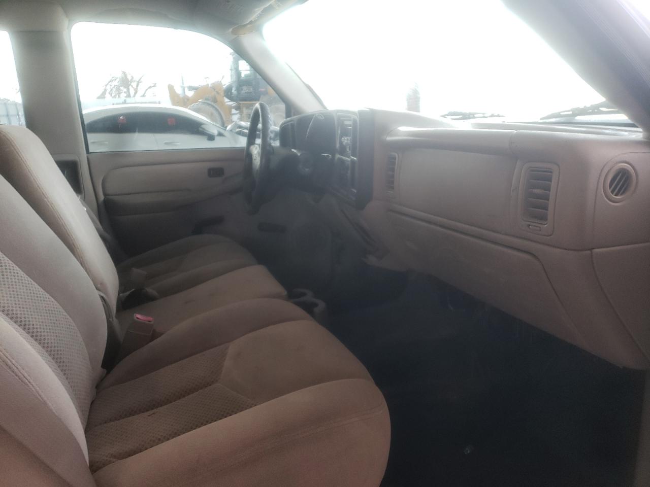 Photo 5 from auction – 2004 CHEVROLET SILVERADO with VIN 1GCEC19X04Z222901