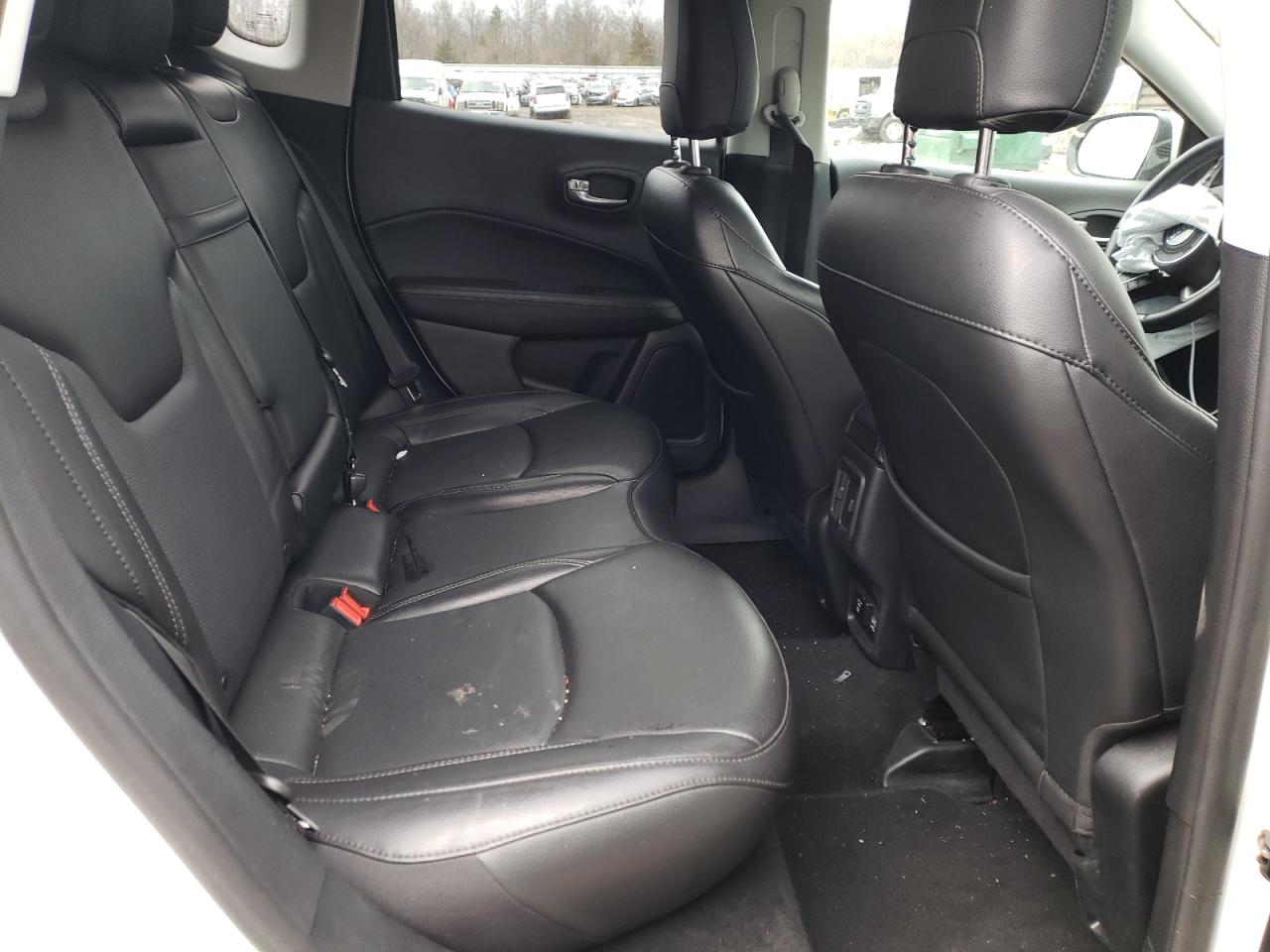 Фото 6 с аукциона – 2019 JEEP COMPASS LI с VIN 3C4NJDCB3KT673619