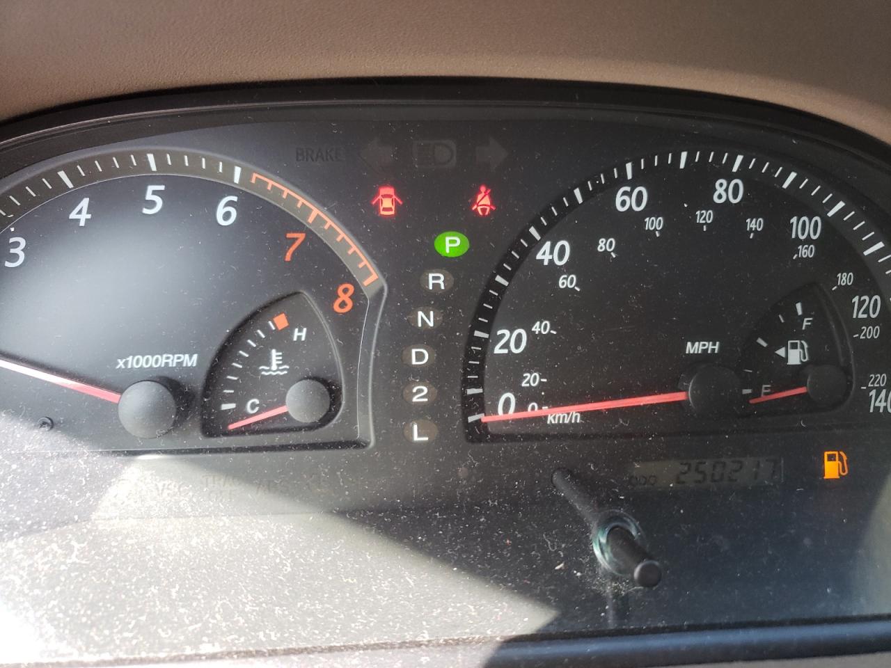 Photo 8 from auction – 2002 TOYOTA CAMRY LE with VIN JTDBE30K320050374