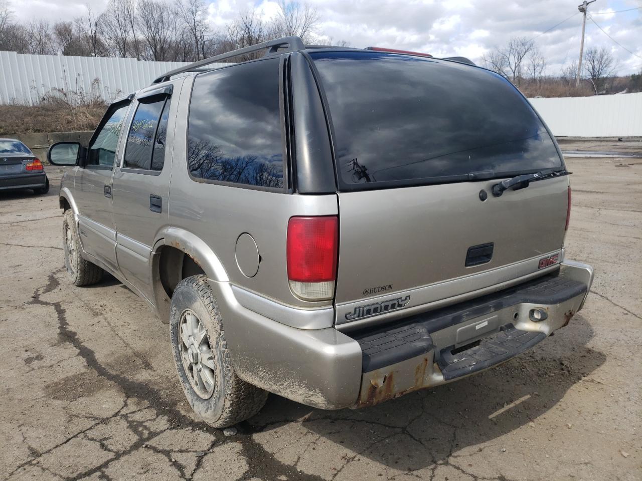 Photo 3 from auction – 2001 GMC JIMMY with VIN 1GKDT13W912172519