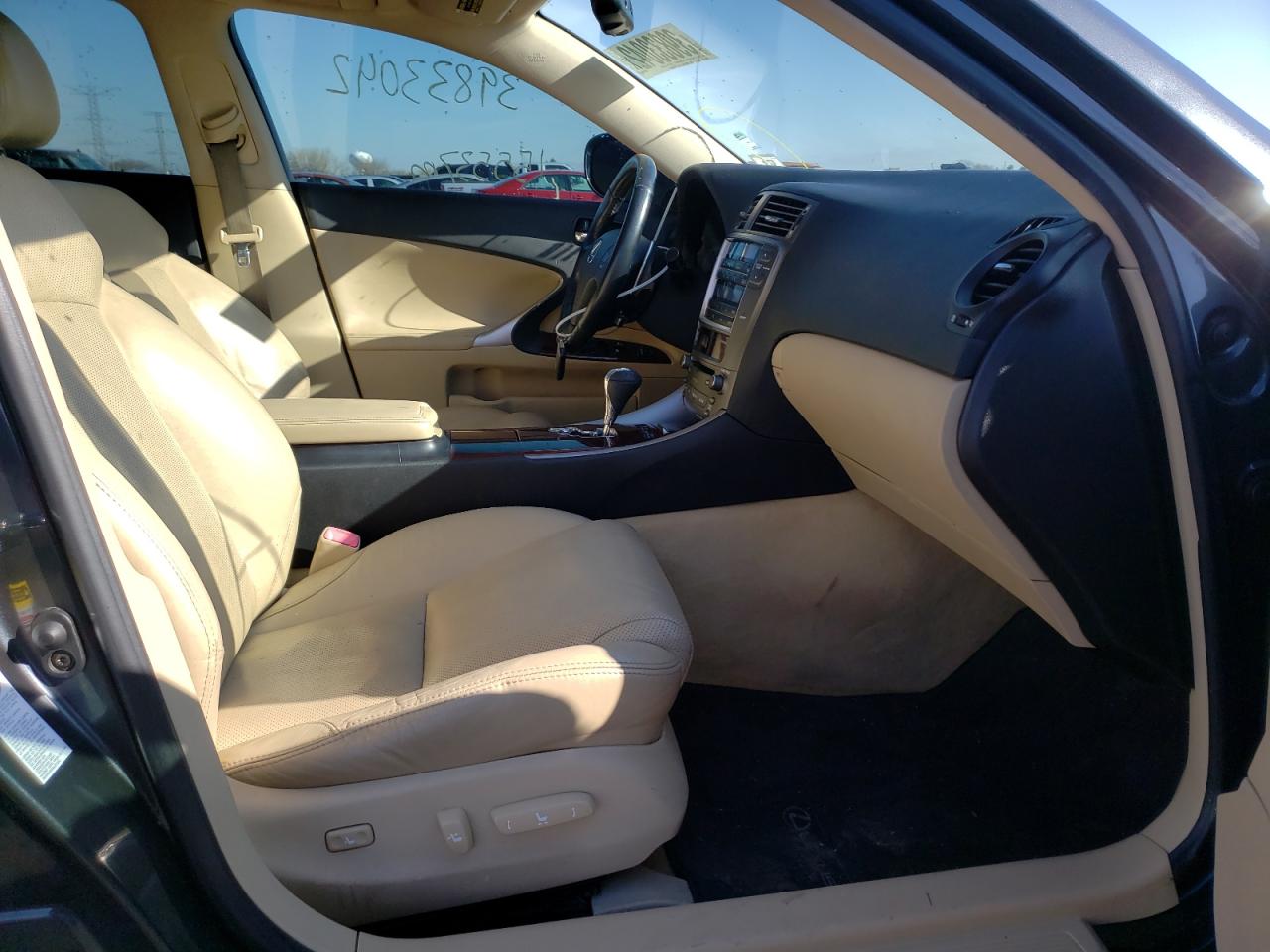 Photo 5 from auction – 2006 LEXUS IS 250 with VIN JTHCK262362005443