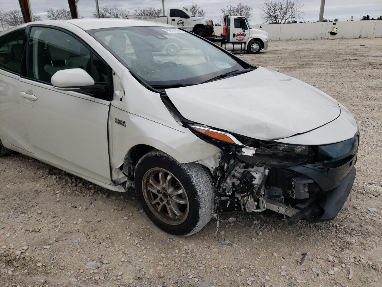 Photo 9 from auction – 2018 TOYOTA PRIUS PRIM with VIN JTDKARFP0J3079779