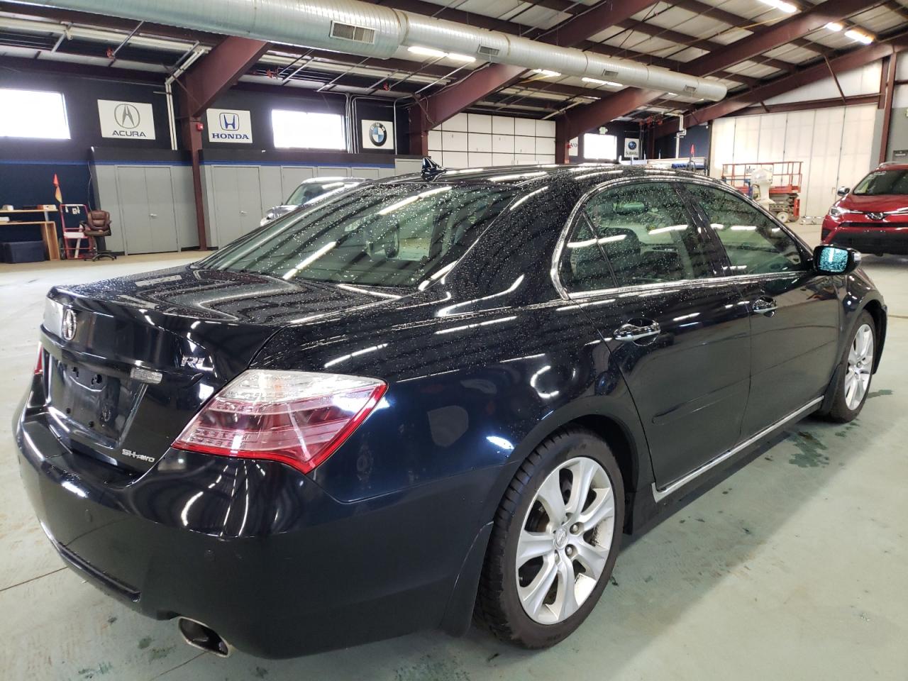 Photo 4 from auction – 2010 ACURA RL with VIN JH4KB2F6XAC000094