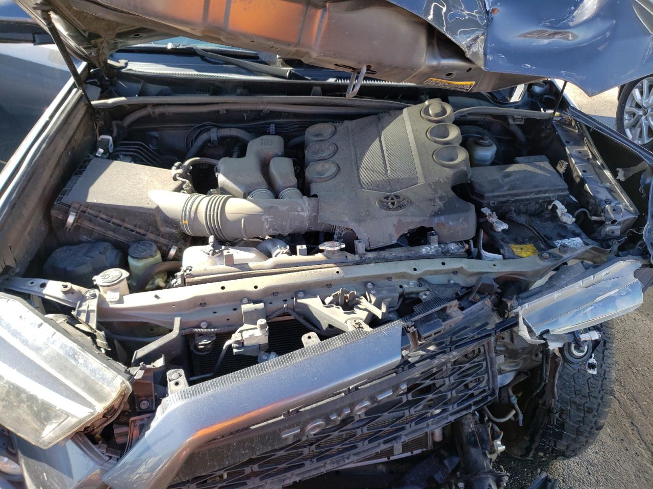 Photo 7 from auction – 2019 TOYOTA 4RUNNER SR with VIN JTEZU5JR7K5204334