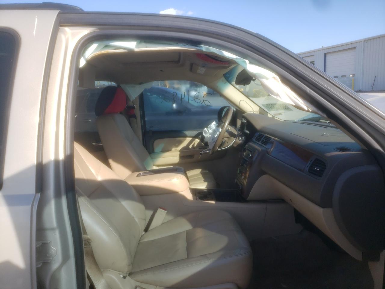 Photo 5 from auction – 2012 CHEVROLET SUBURBAN C with VIN 1GNSCJE02CR237109
