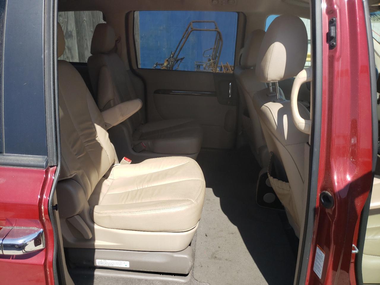 Photo 6 from auction – 2014 KIA SEDONA EX with VIN KNDMH4C73E6584926