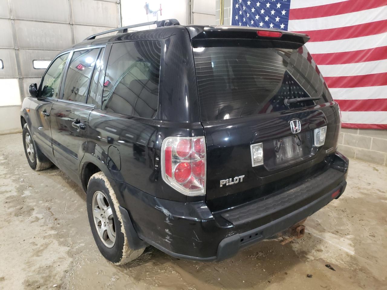 Photo 3 from auction – 2006 HONDA PILOT EX with VIN 5FNYF18516B012983