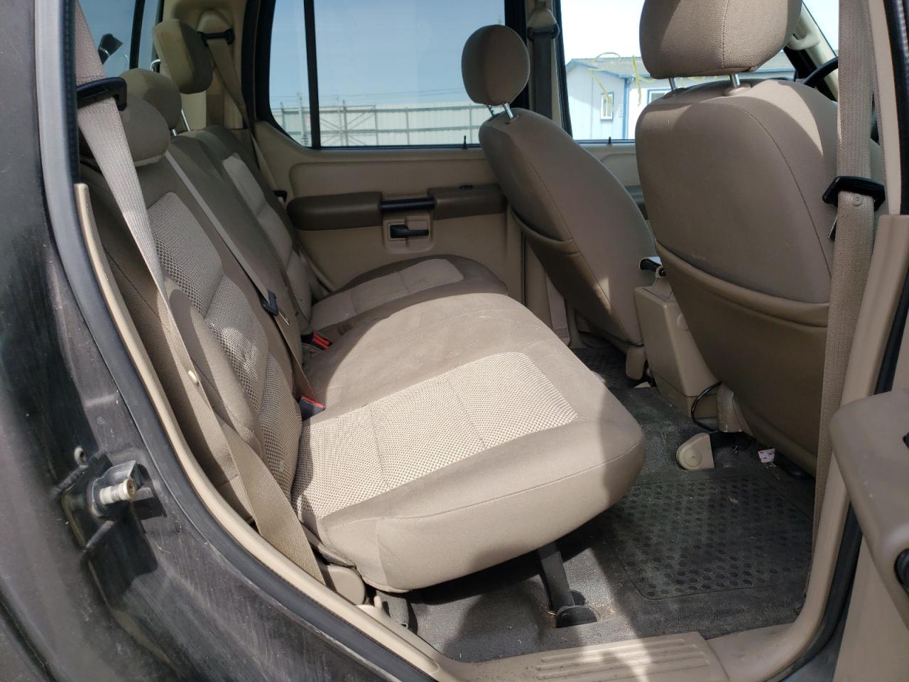 Photo 6 from auction – 2005 FORD EXPLORER S with VIN 1FMZU77K35UA53346