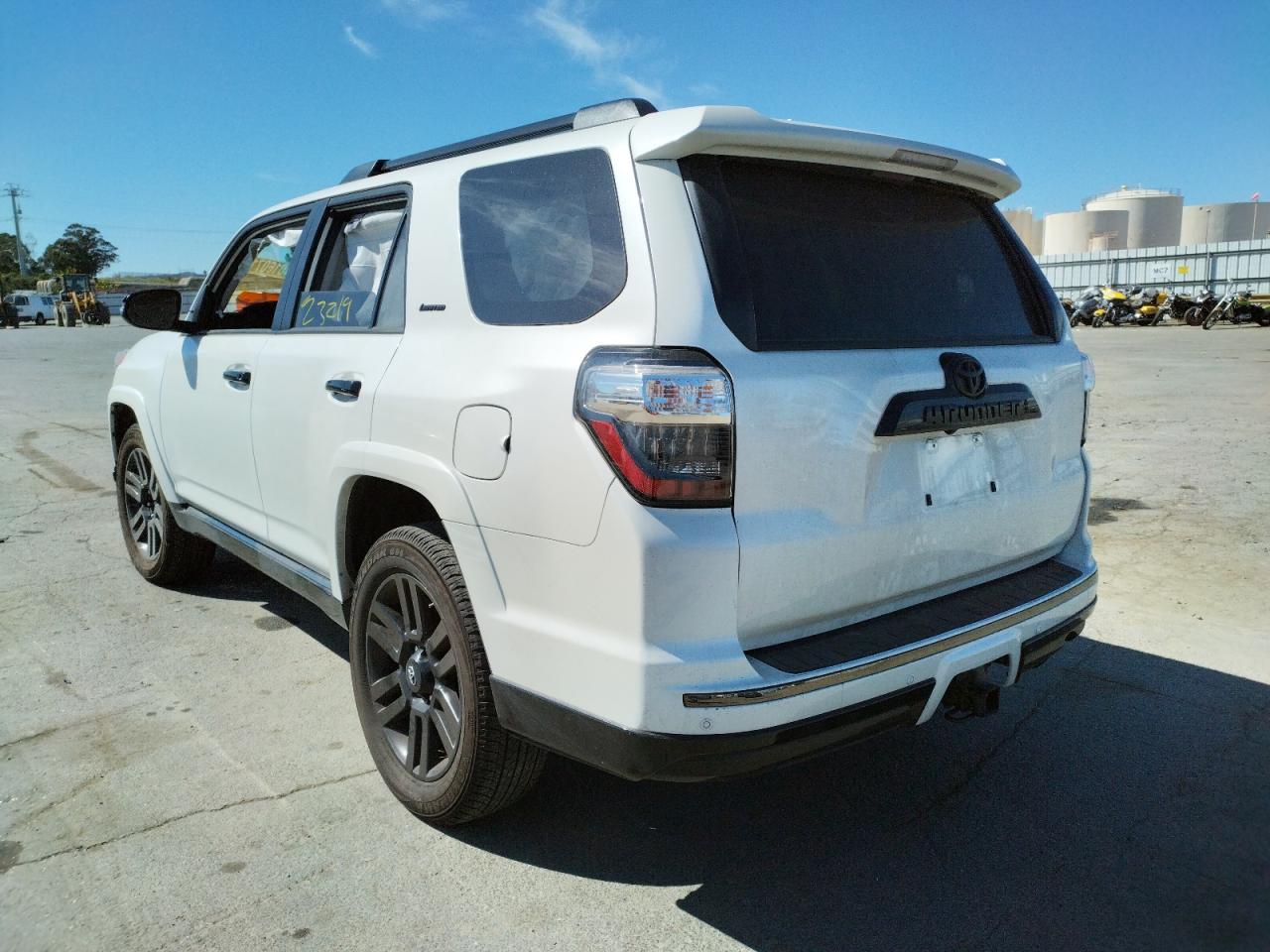 Photo 3 from auction – 2020 TOYOTA 4RUNNER SR with VIN JTEBU5JR0L5835526