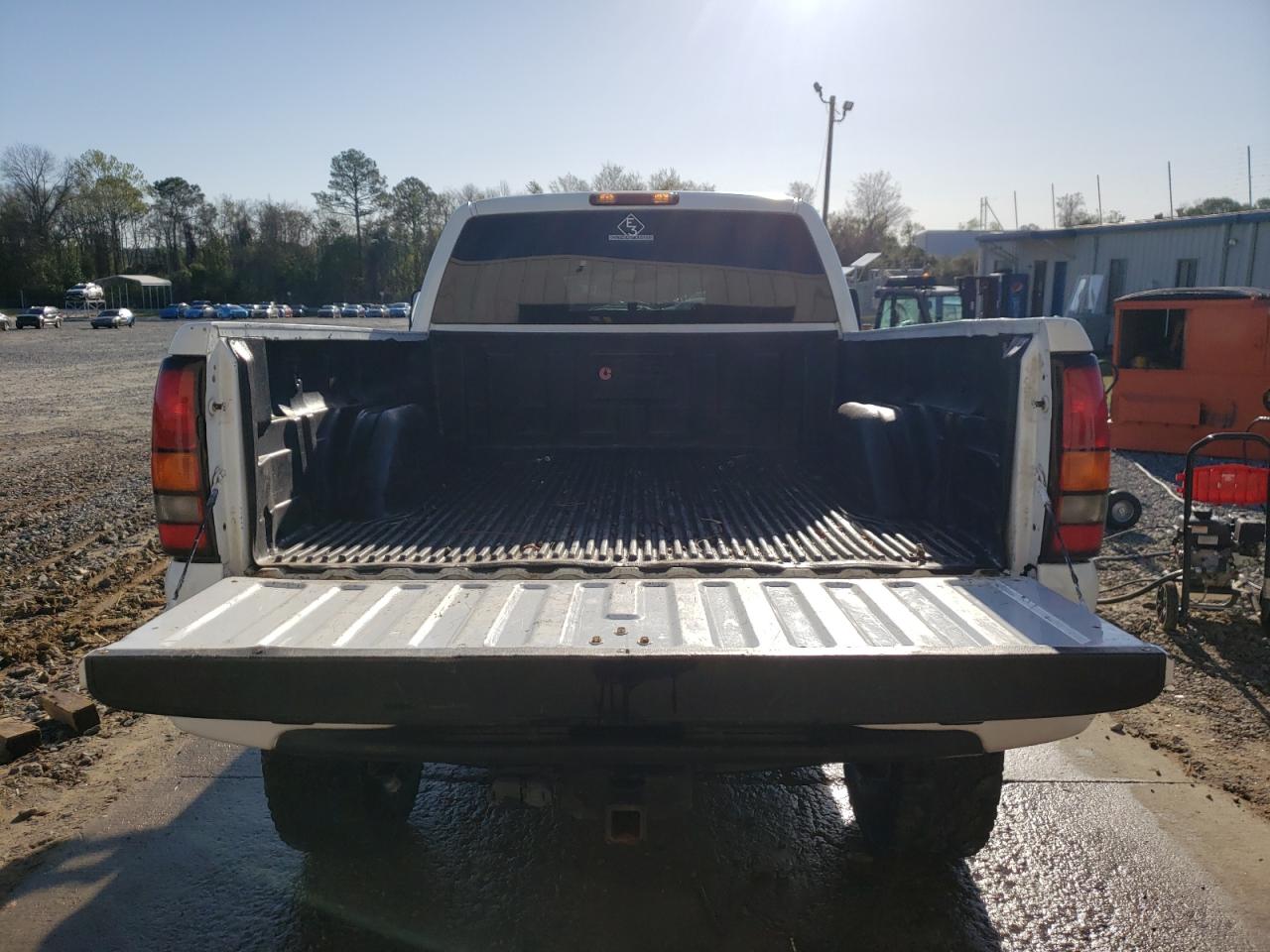 Photo 9 from auction – 2004 GMC SIERRA K25 with VIN 1GTHK29224E343429