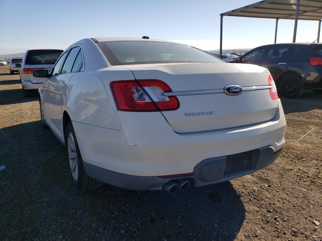 Photo 3 from auction – 2010 FORD TAURUS SE with VIN 1FAHP2DW2AG139067