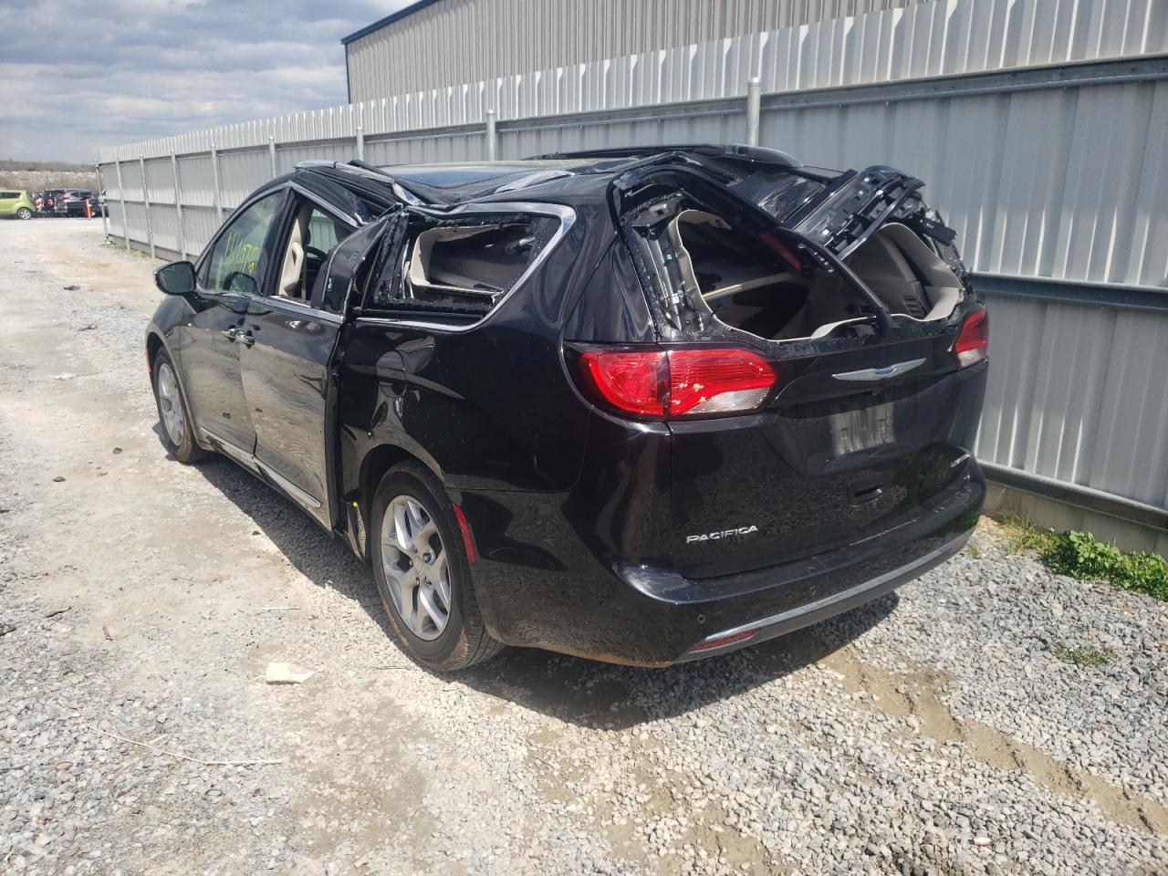 Фото 3 с аукциона – 2020 CHRYSLER PACIFICA L с VIN 2C4RC1GG8LR181334