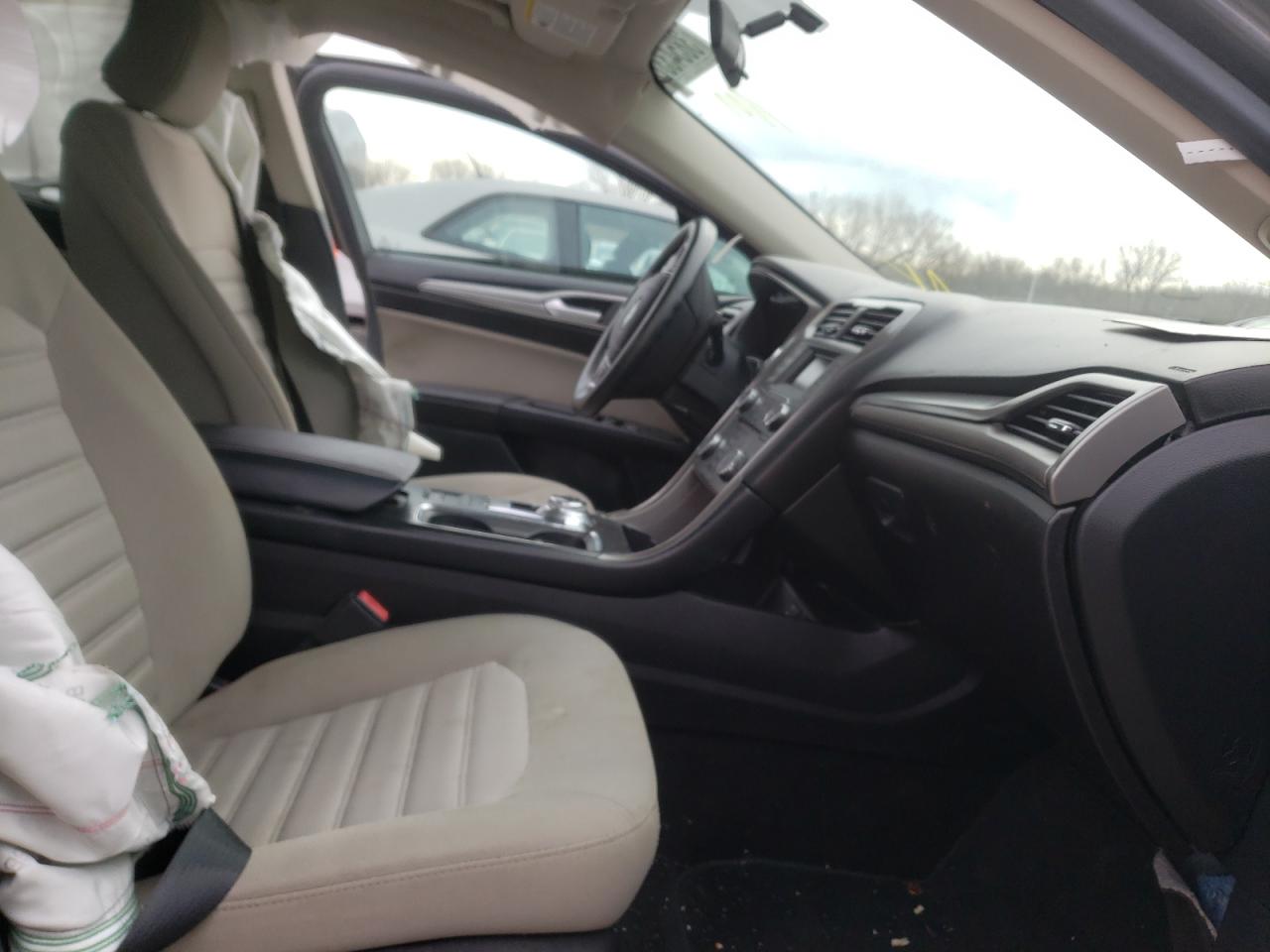 Photo 5 from auction – 2017 FORD FUSION S with VIN 3FA6P0G75HR241868