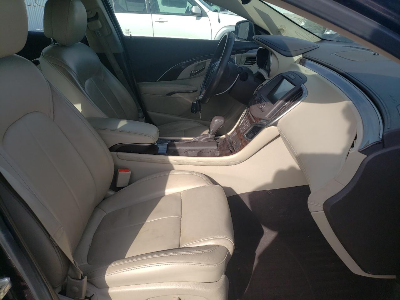 Photo 5 from auction – 2014 BUICK LACROSSE with VIN 1G4GB5G39EF275422