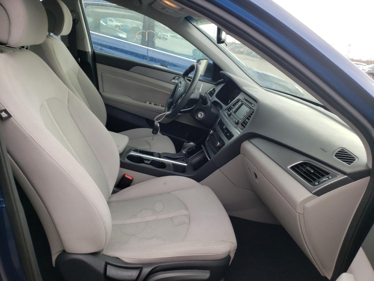 Photo 5 from auction – 2015 HYUNDAI SONATA SE with VIN 5NPE24AF1FH185343