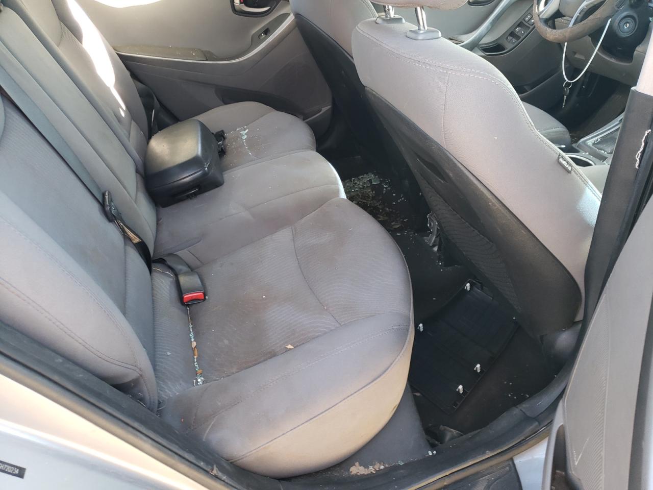 Photo 6 from auction – 2016 HYUNDAI ELANTRA SE with VIN 5NPDH4AE6GH720234