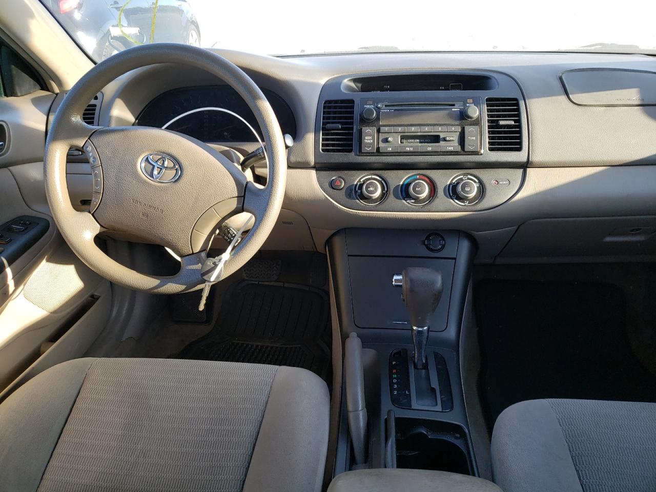 Photo 9 from auction – 2005 TOYOTA CAMRY XLE with VIN 4T1BF30K05U098792