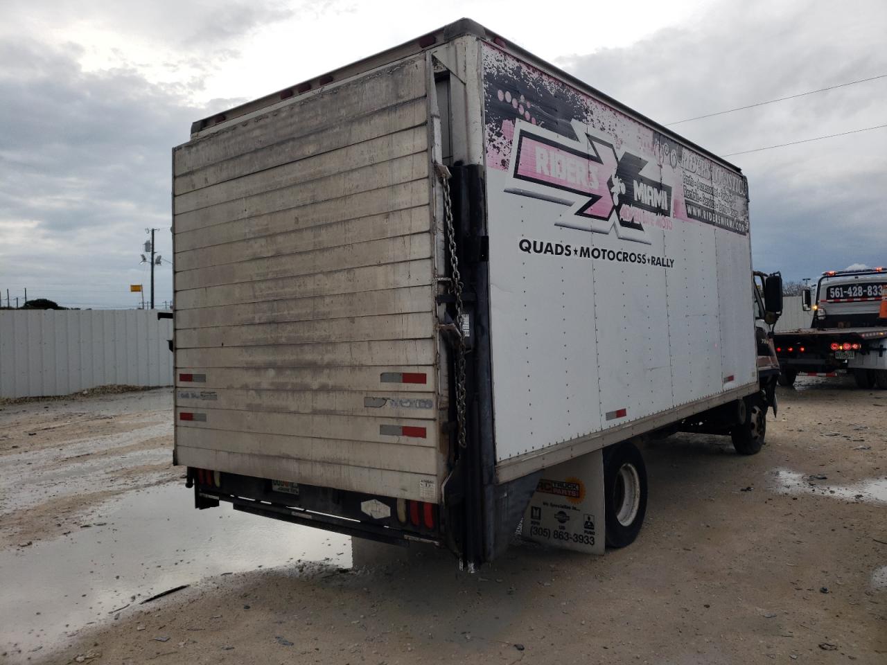 Photo 4 from auction – 2001 ISUZU NPR with VIN JALB4B14317002312