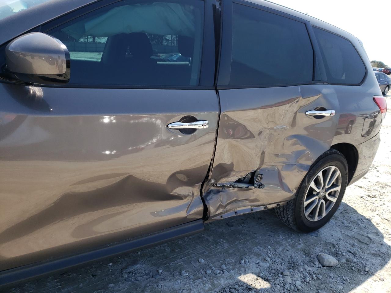 Photo 9 from auction – 2013 NISSAN PATHFINDER with VIN 5N1AR2MN4DC663941