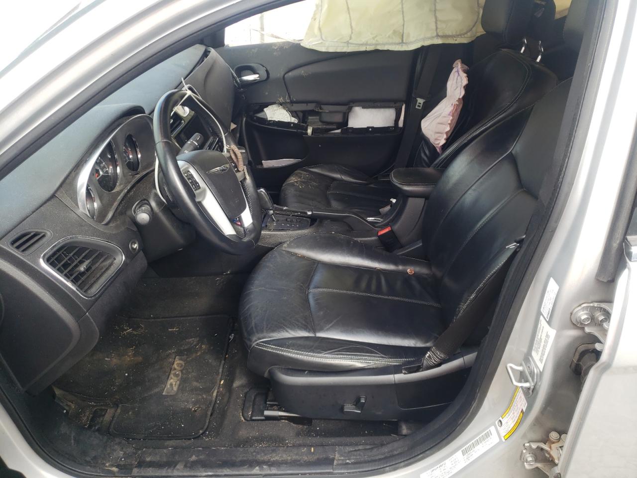 Photo 5 from auction – 2012 CHRYSLER 200 LIMITE with VIN 1C3CCBCB2CN102053
