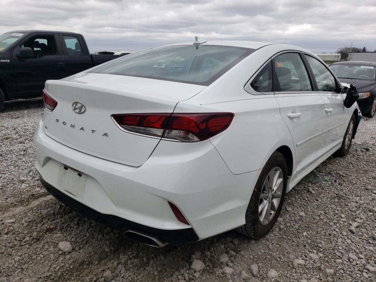 Photo 4 from auction – 2019 HYUNDAI SONATA SE with VIN 5NPE24AF4KH743650