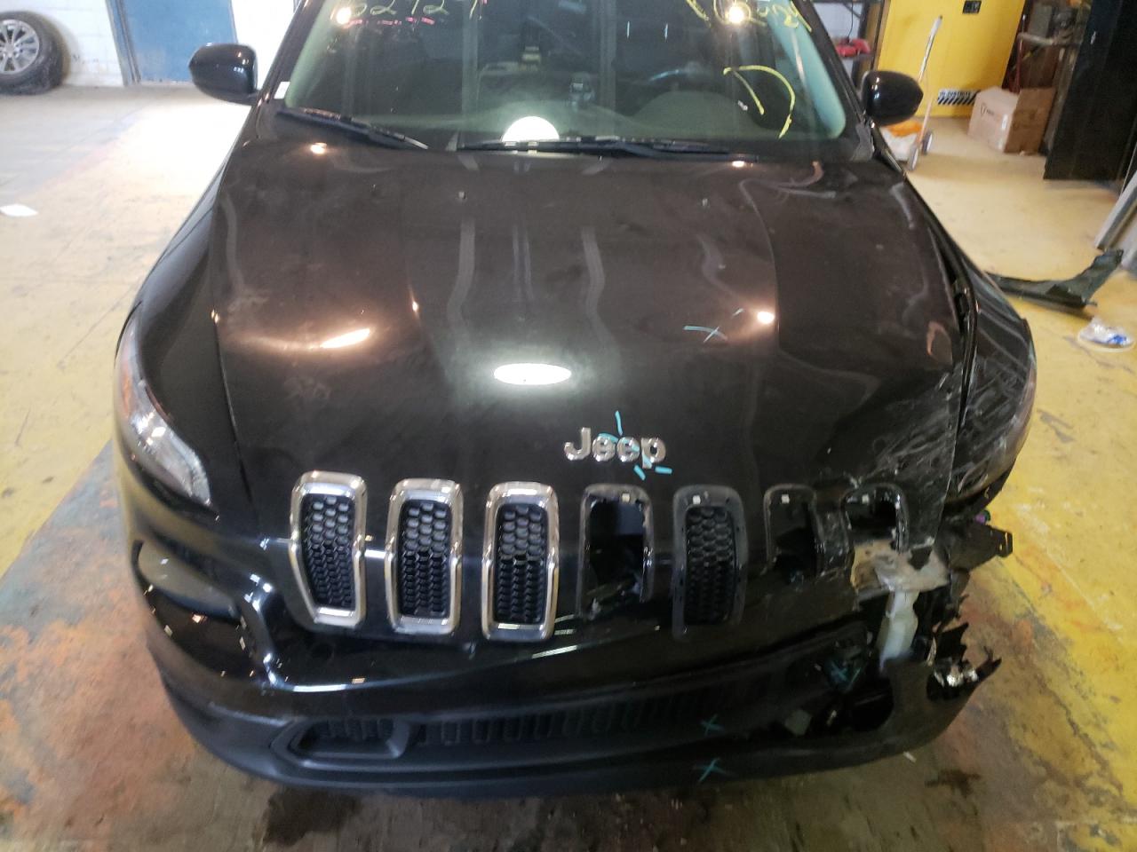 Photo 7 from auction – 2014 JEEP CHEROKEE L with VIN 1C4PJLCB4EW162924