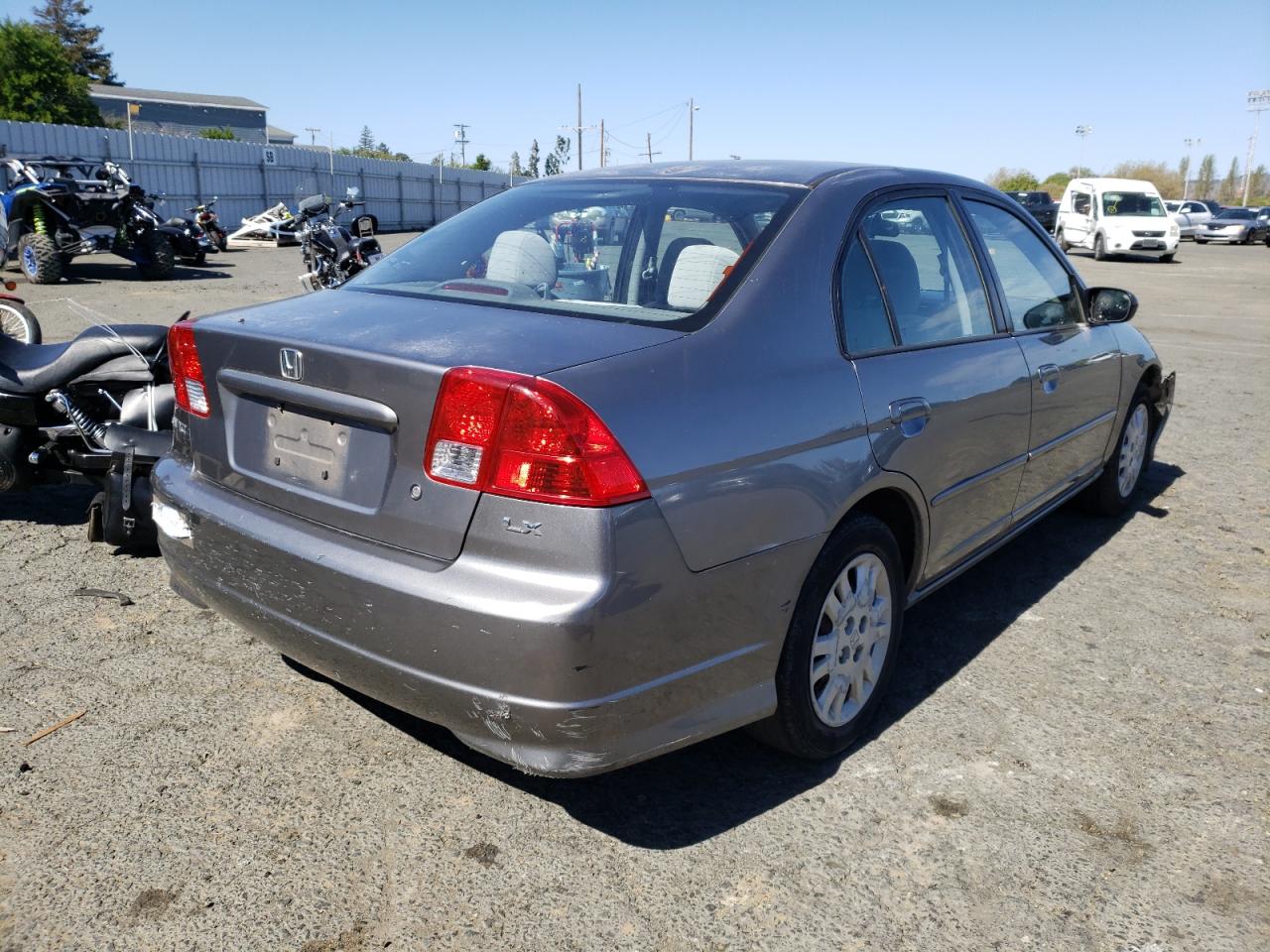Photo 4 from auction – 2004 HONDA CIVIC LX with VIN 2HGES15694H530389