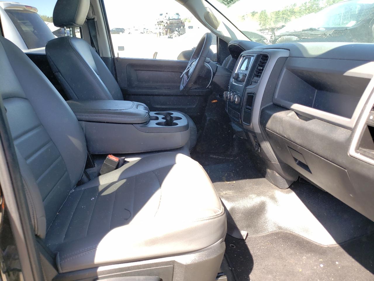 Photo 5 from auction – 2018 RAM 1500 ST with VIN 1C6RR6FT0JS322605