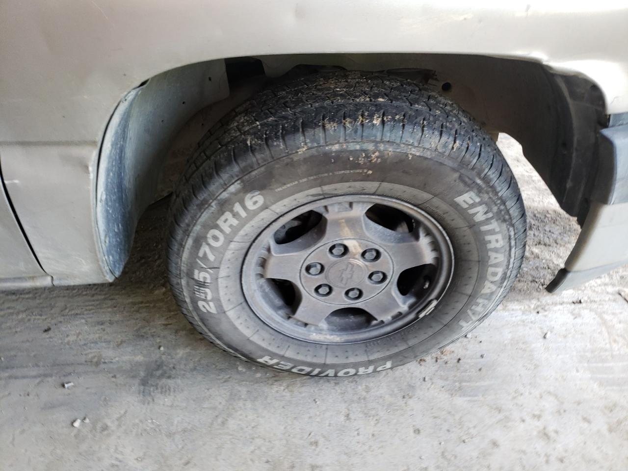Photo 9 from auction – 2002 CHEVROLET SILVERADO with VIN 2GCEC19V121341710