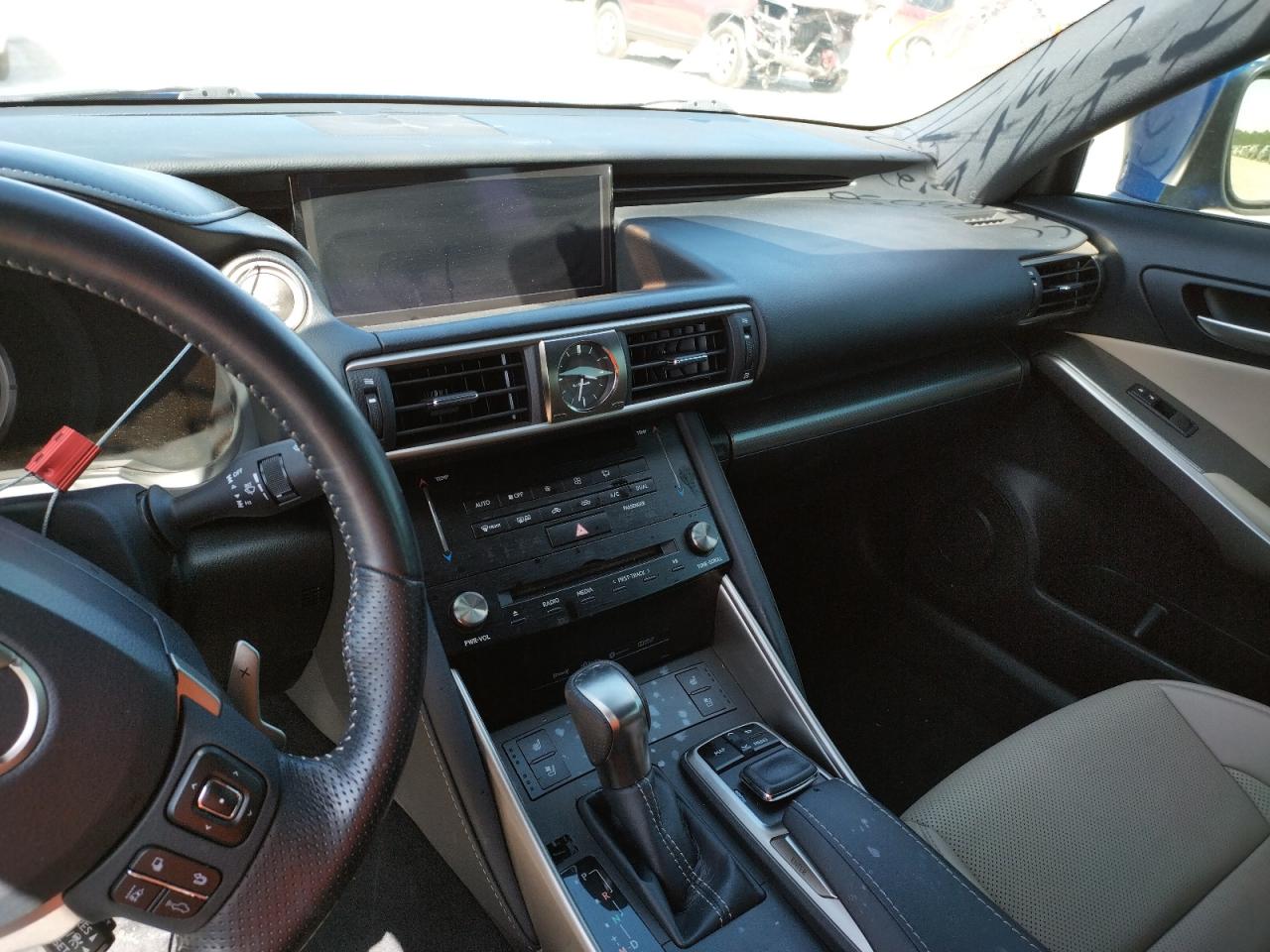Photo 9 from auction – 2018 LEXUS IS 300 with VIN JTHBA1D24J5080025