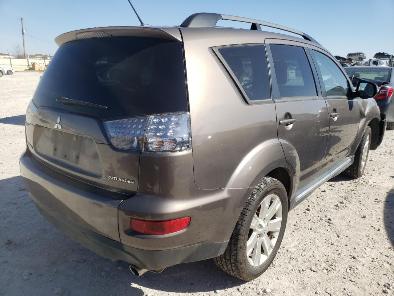 Photo 4 from auction – 2013 MITSUBISHI OUTLANDER with VIN JA4AS3AW2DU013053