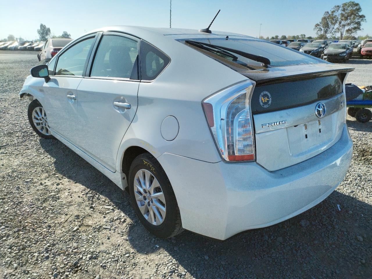Photo 3 from auction – 2015 TOYOTA PRIUS PLUG with VIN JTDKN3DP8F3074387