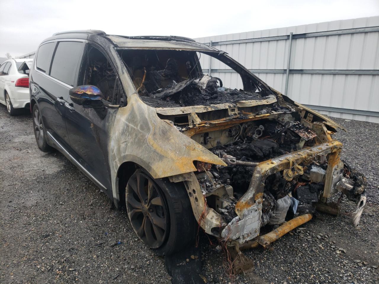 CHRYSLER PACIFICA L 2017 with VIN 2C4RC1GG0HR647572 - Photo from auction