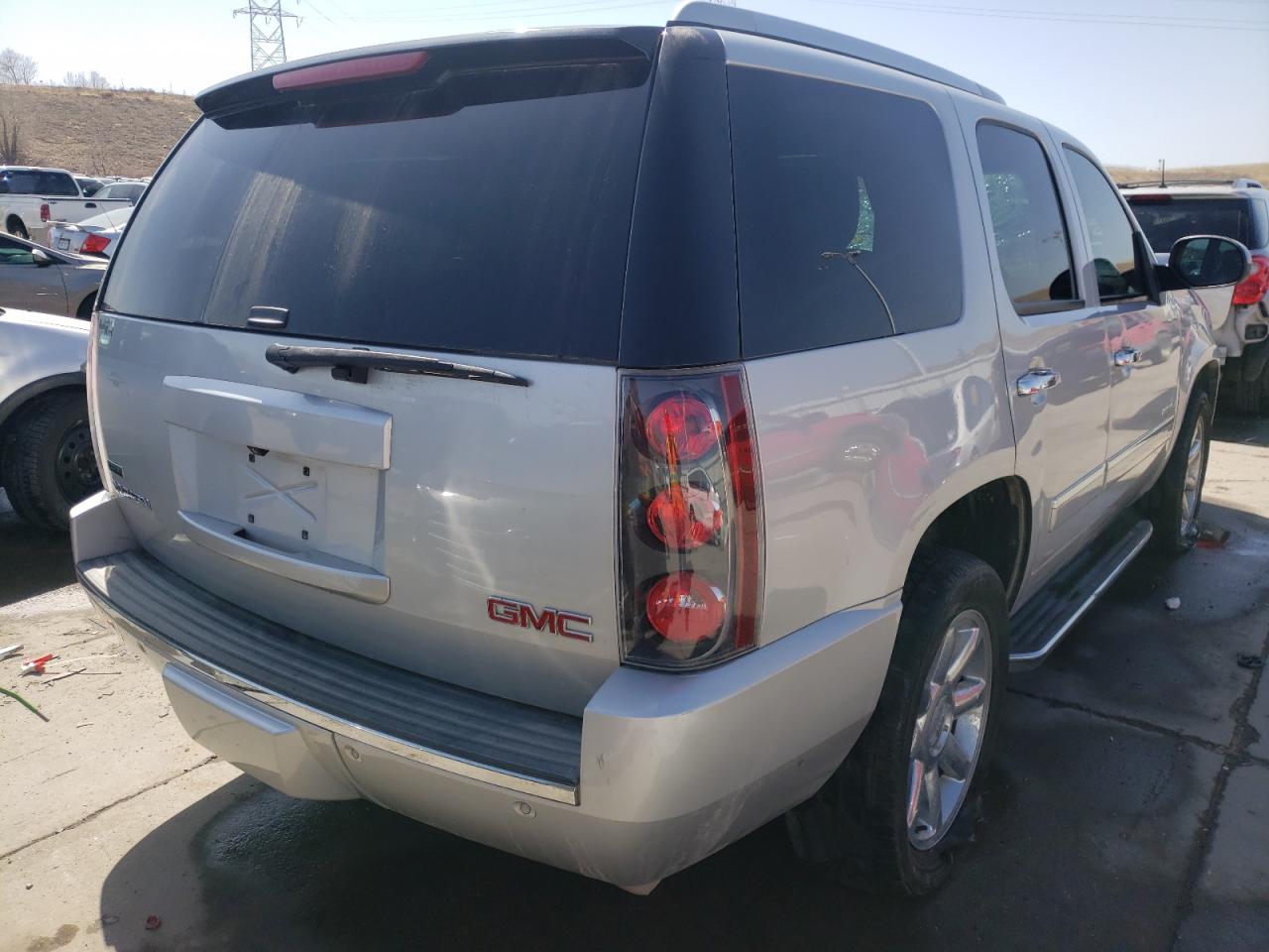 Photo 4 from auction – 2011 GMC YUKON DENA with VIN 1GKS2EEF3BR143184