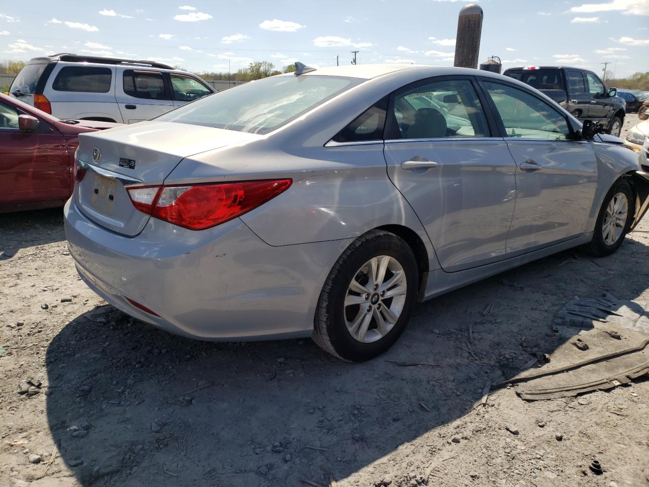 Photo 4 from auction – 2011 HYUNDAI SONATA GLS with VIN 5NPEB4AC3BH250936
