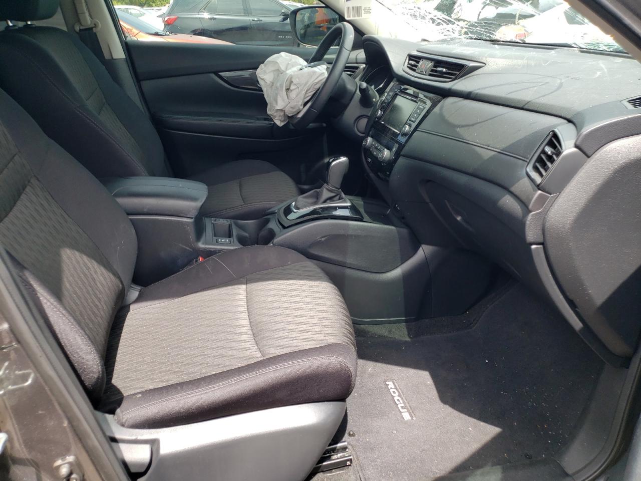 Photo 5 from auction – 2019 NISSAN ROGUE S with VIN 5N1AT2MT5KC827730