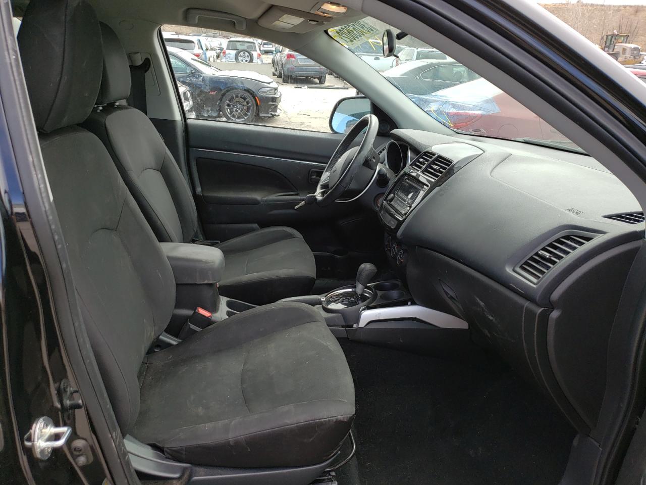 Photo 5 from auction – 2014 MITSUBISHI OUTLANDER with VIN 4A4AR3AUXEE003648