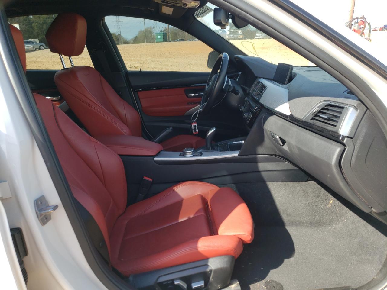 Photo 5 from auction – 2018 BMW 330 XI with VIN WBA8D9G57JNU69763