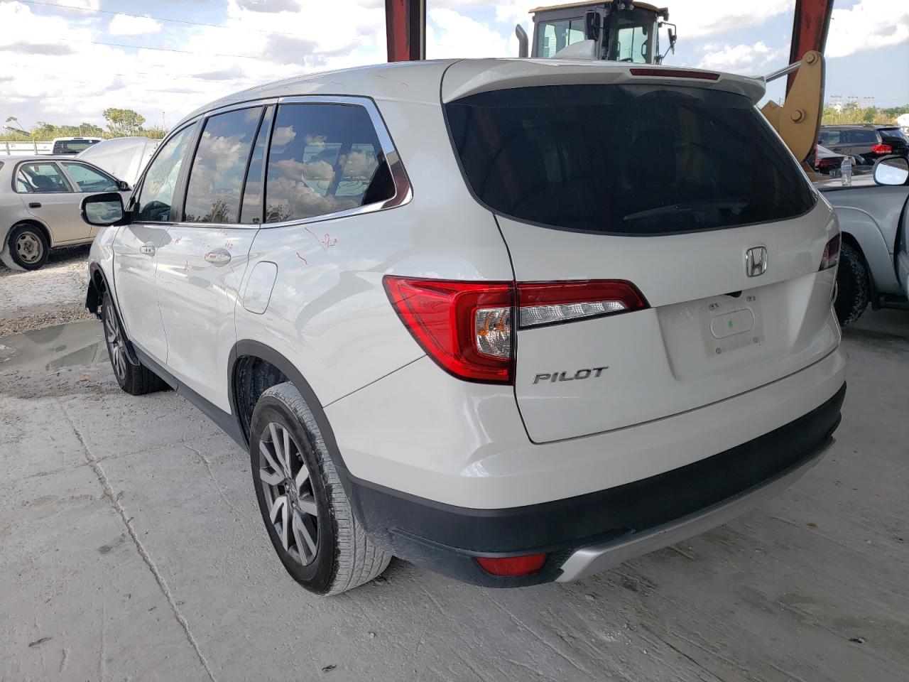 Photo 3 from auction – 2021 HONDA PILOT EX with VIN 5FNYF5H39MB025533