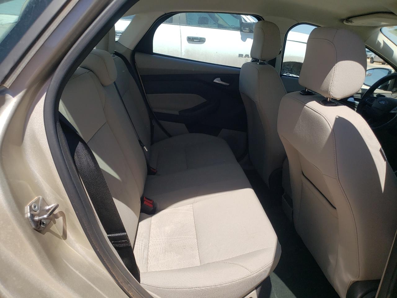 Photo 6 from auction – 2018 FORD FOCUS SE with VIN 1FADP3FE6JL292860