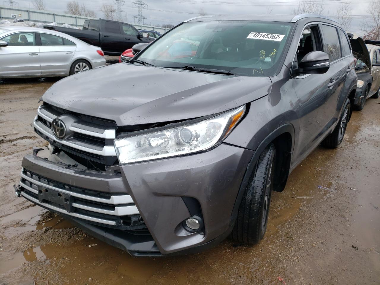 Photo 2 from auction – 2017 TOYOTA HIGHLANDER with VIN 5TDJZRFH5HS508372