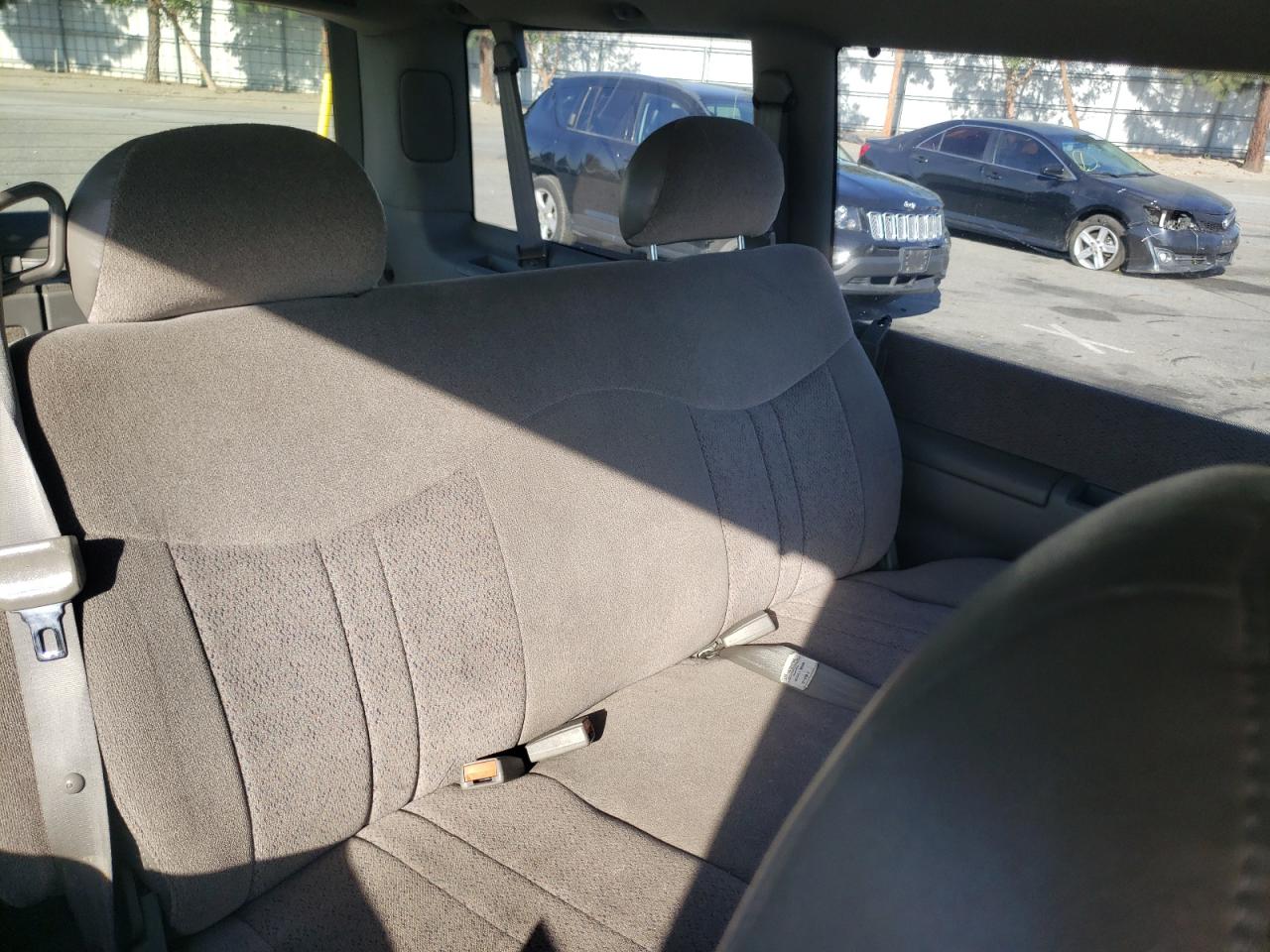 Photo 6 from auction – 2000 CHEVROLET ASTRO with VIN 1GNDM19W7YB106472
