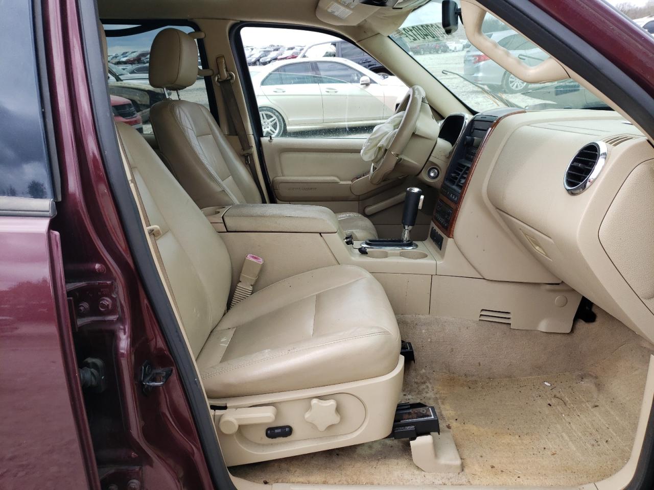 Photo 5 from auction – 2006 FORD EXPLORER E with VIN 1FMEU74816UB01029