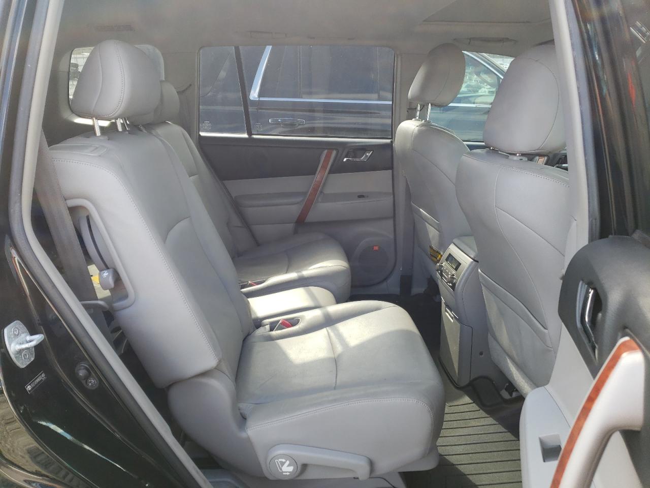 Photo 6 from auction – 2008 TOYOTA HIGHLANDER with VIN JTEES42A982001480