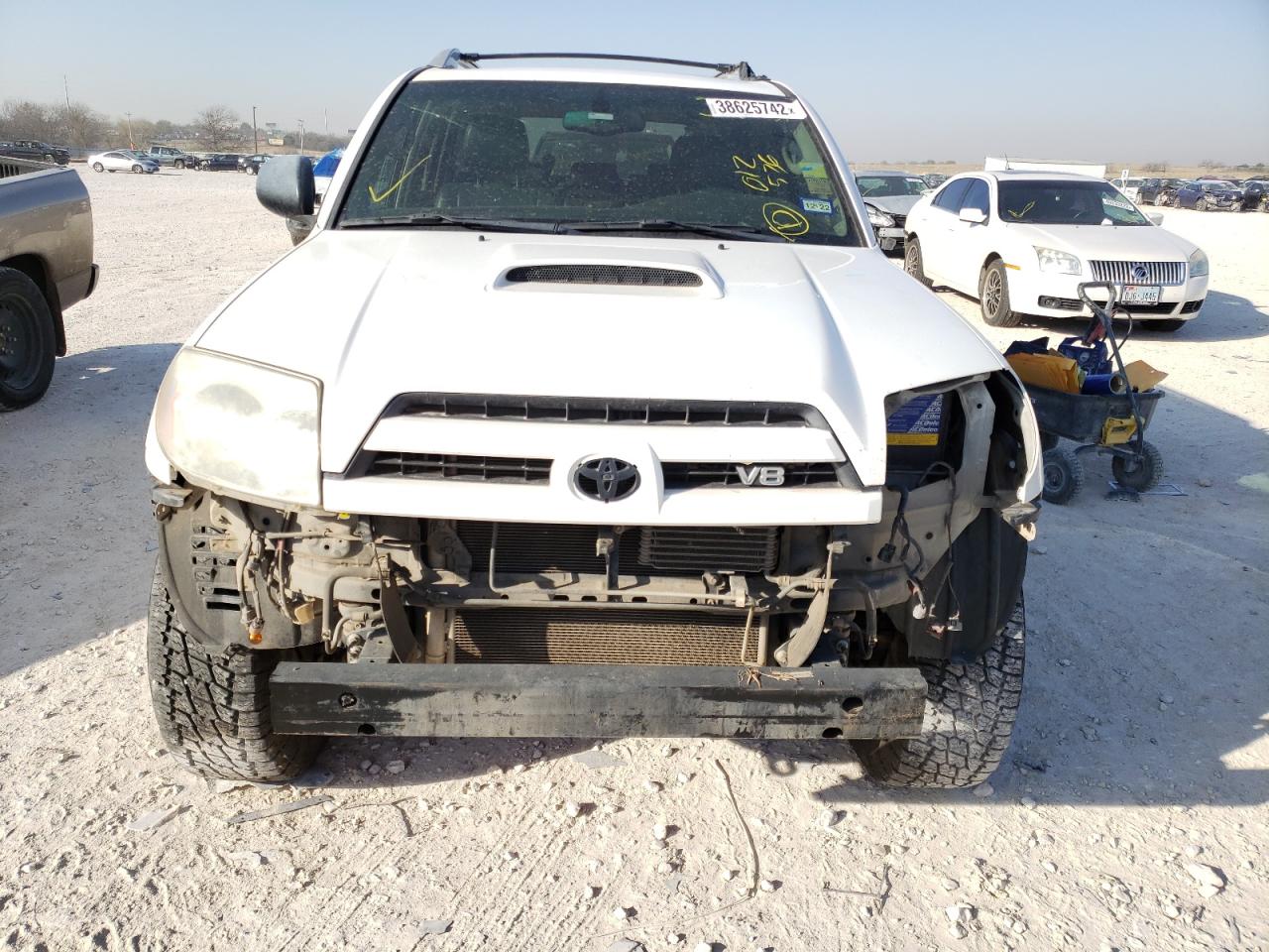 Photo 9 from auction – 2004 TOYOTA 4RUNNER SR with VIN JTEBT14RX48012576