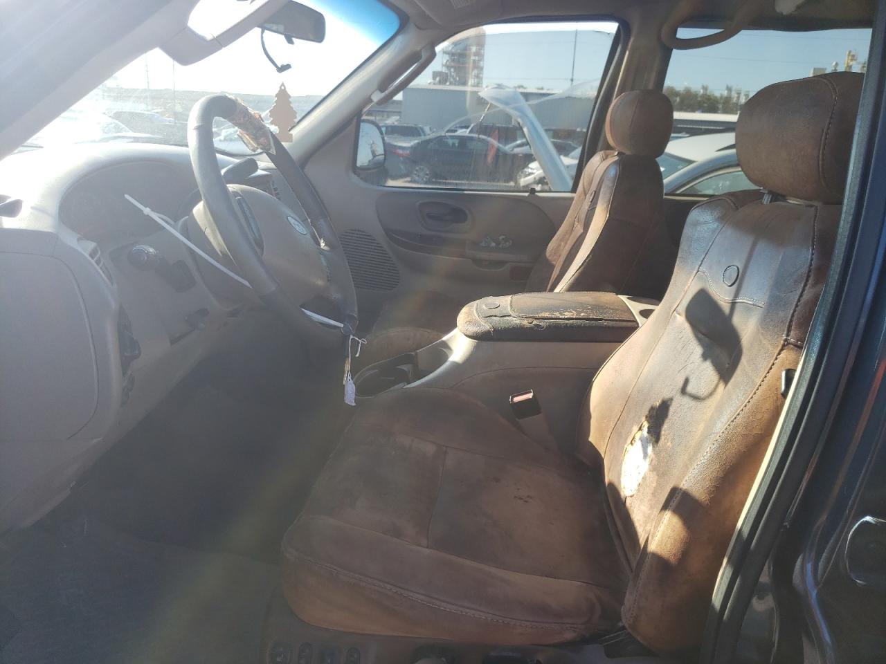 Photo 5 from auction – 2003 FORD F150 SUPER with VIN 1FTRW08L13KC79908