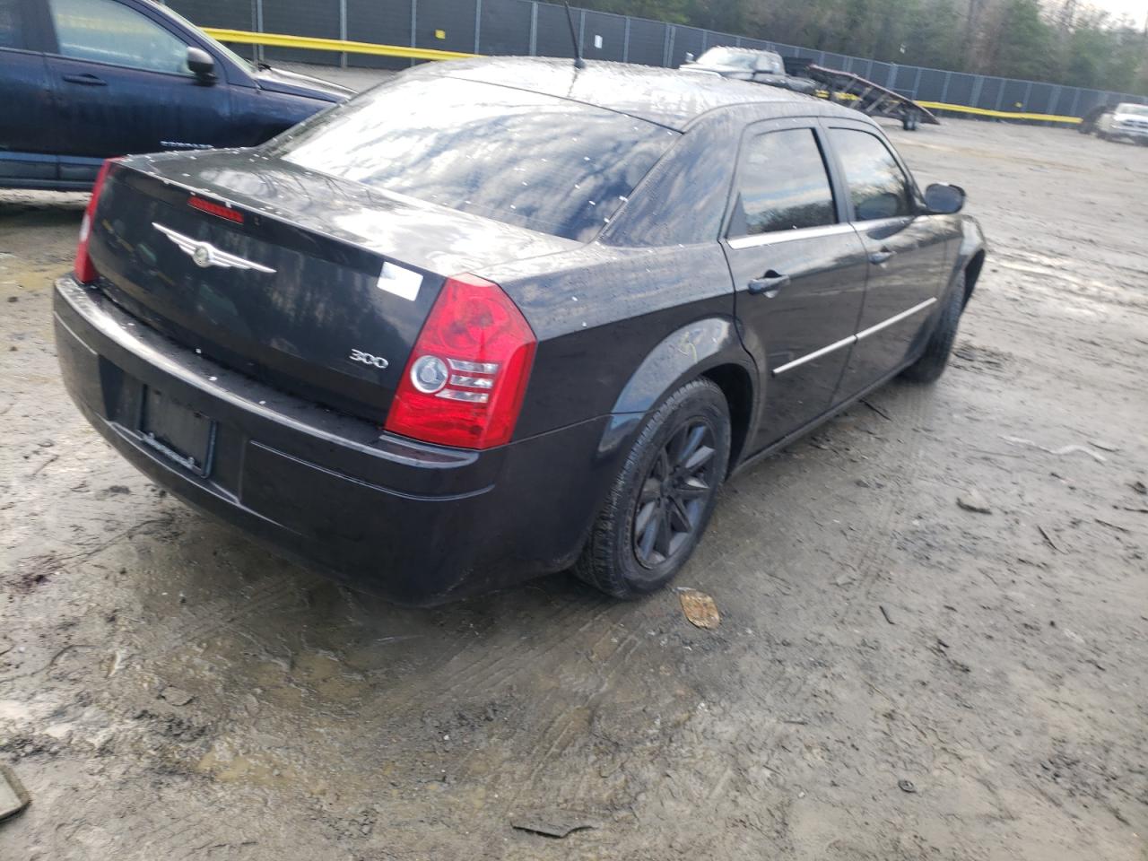 Photo 4 from auction – 2008 CHRYSLER 300 LX with VIN 2C3KA43R68H165134